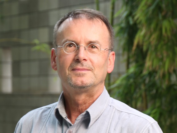Prof. Peter Ecke 22